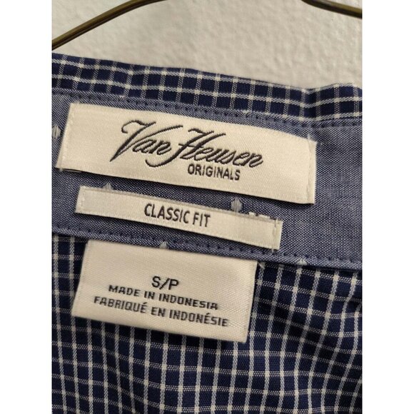 Van Heusen Womens - Plaid Button down Navy shirt. Size Small. Prefect condition. - Picture 3 of 4